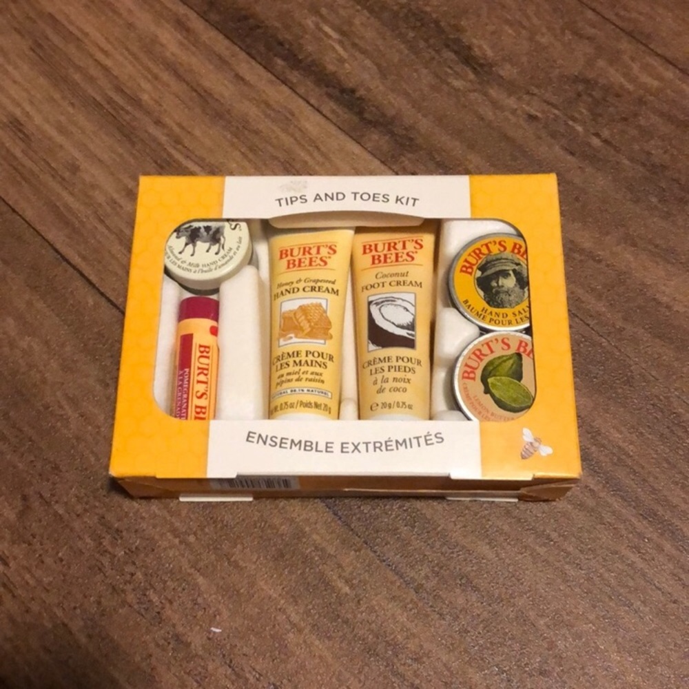 3/$15 🔥 Burt’s Bees 🐝 Tips & Toes kit NWT